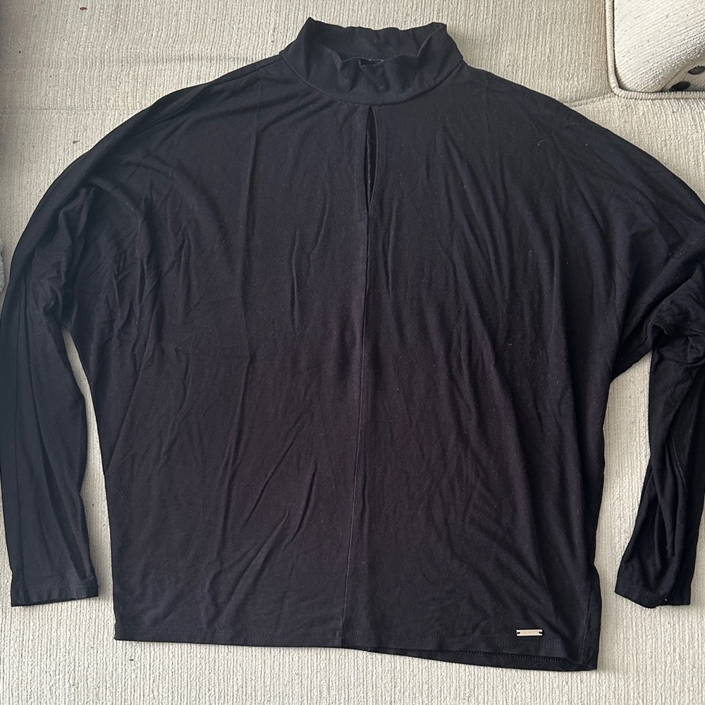 Tahari Black Key Hole Long Sleeve Top